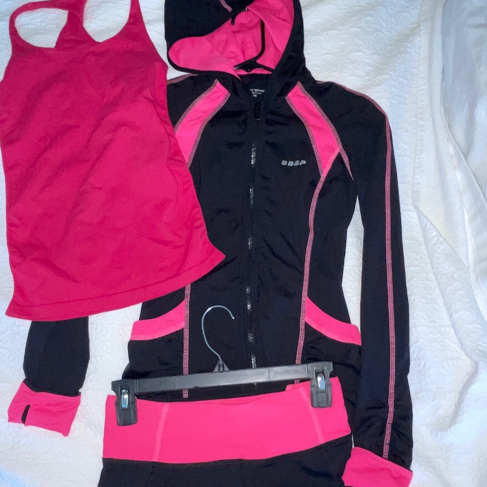 bebe Sport black & pink XS JACKET, SHORTS & TANK LIKE NEW 3 PIECE MATCHING SET